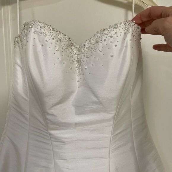 Maggie Sottero wedding dress size 8! - Picture 7 of 16